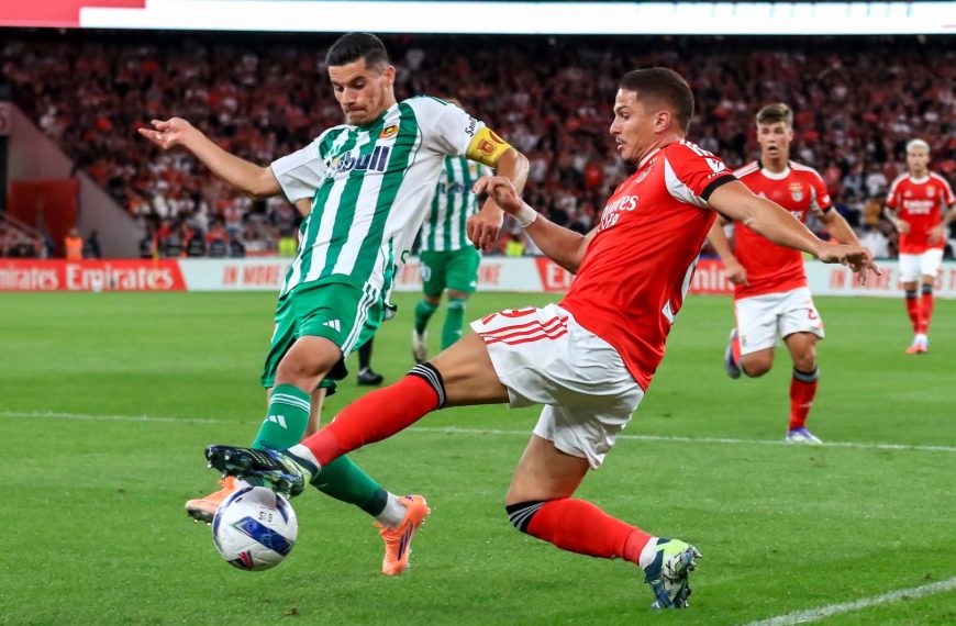 Benfica x Rio Ave: estreia amarga de José Mourinho na Luz
