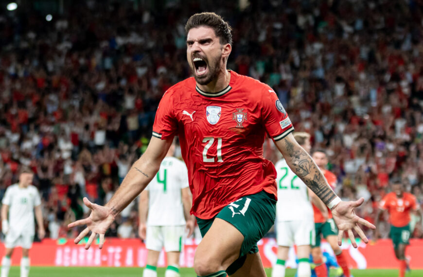 Rúben Neves decide nos descontos e mantém Portugal imbatível