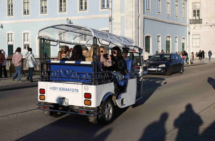 Turismo em Portugal 2025: crescimento recorde e desafios da sustentabilidade
