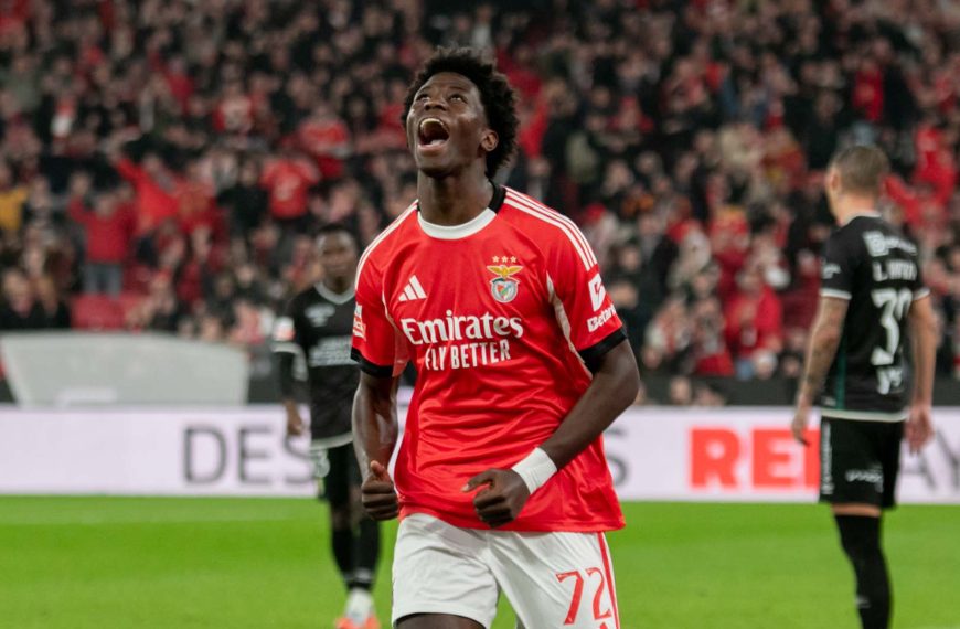 Benfica vence por 4-0 o Estrela da Amadora: Banjaqui e Anísio fazerem história
