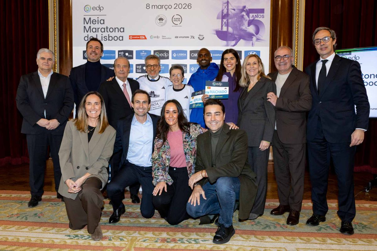 Fotografia de grupo na apresentação oficial da EDP Meia Maratona de Lisboa 2026 na Câmara Municipal de Lisboa.