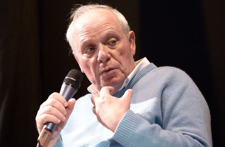 António Lobo Antunes, escritor português e Prémio Camões, durante intervenção pública num evento literário.