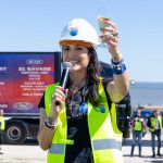 Arranque das montagens do Rock in Rio Lisboa 2026 com representante da organização e camiões do festival na Cidade do Rock
