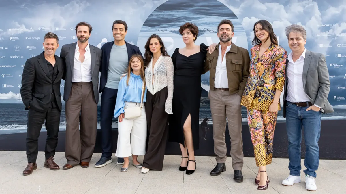 Elenco da série Azul na antestreia em Lisboa na Fundação Champalimaud