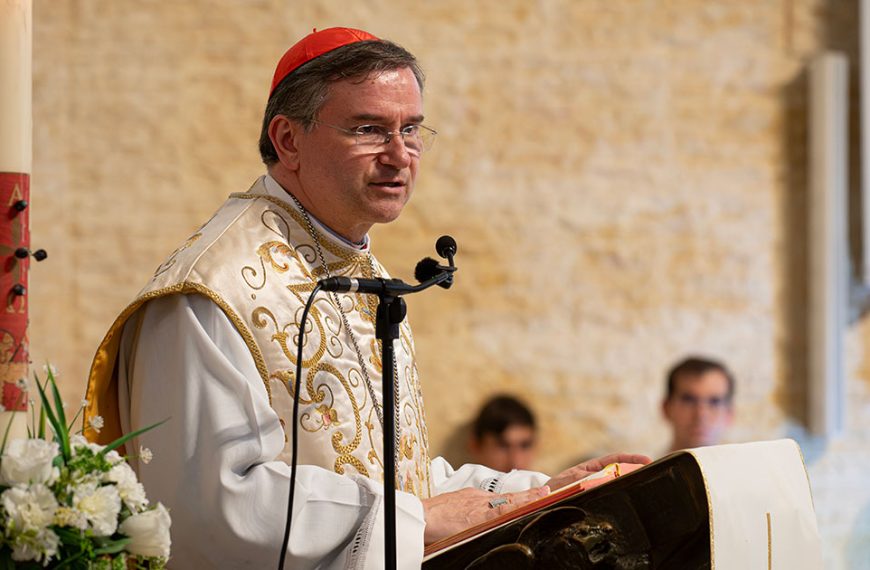 Cardeal Américo Aguiar celebra missa em memória do Papa Francisco na Cova da Piedade