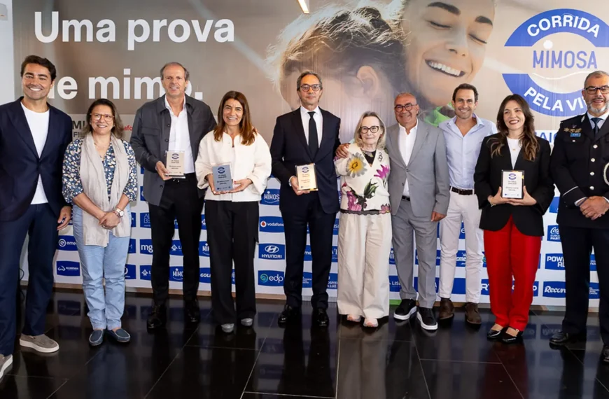 Conferência de imprensa da Corrida Mimosa Pela Vida 2026 com participantes e convidados em Lisboa