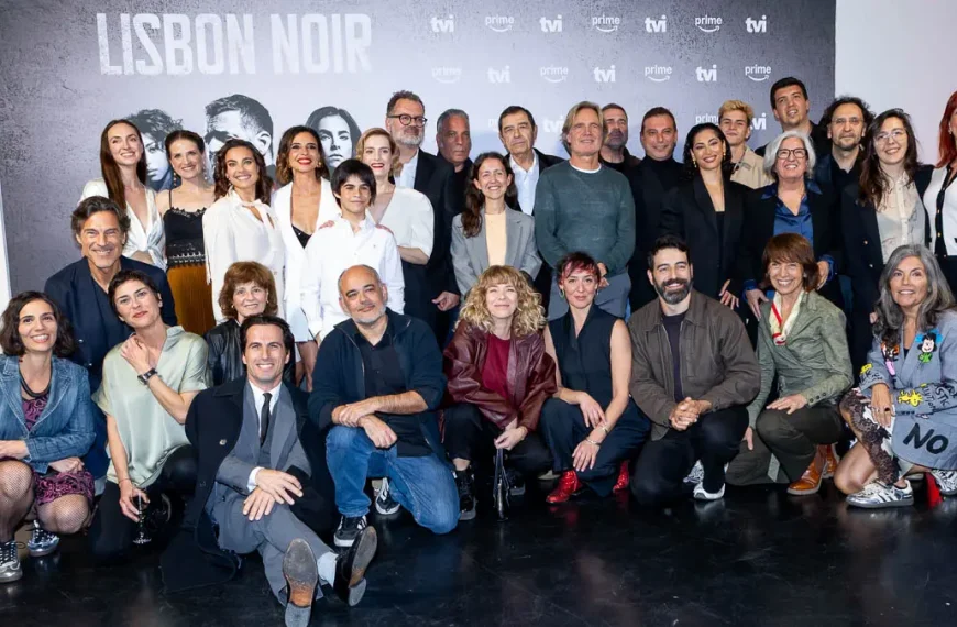 Elenco completo da série Lisbon Noir durante a apresentação oficial no Museu da Água