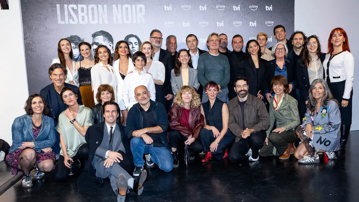 Elenco completo da série Lisbon Noir durante a apresentação oficial no Museu da Água