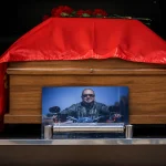 Caixão de Cândido Mota durante a cerimónia fúnebre no último adeus.