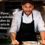 Chef italiano Luis Minuzzi no Tutto Passa Rooftop acompanhado por vários pratos da nova carta italiana do restaurante em Lisboa.