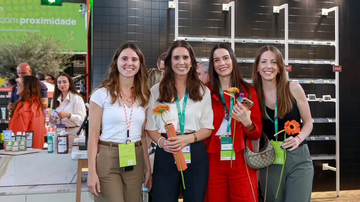 Participantes da Expofarma 2026 durante um momento de convívio e networking no Centro de Congressos de Lisboa.