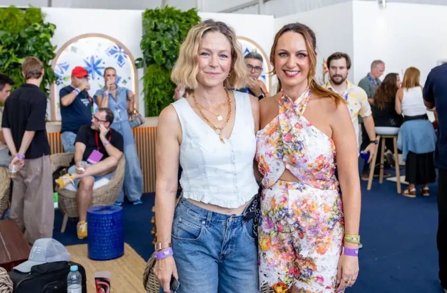 Paula Lobo Antunes e Mónica Serrano no espaço SIC durante o Rock in Rio Lisboa 2026.