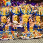 Marcha de Alfama durante a atuação nas Marchas Populares de Lisboa 2026 na Avenida da Liberdade.