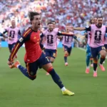 Ferran Torres celebra o golo que deu a vitória à Espanha frente à Argentina na final do Campeonato do Mundo de Futebol de 2026.